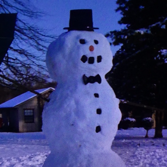 Thanks for checking out my closet. - Picture 4 of 4